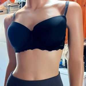 Black bra used like new 36D
